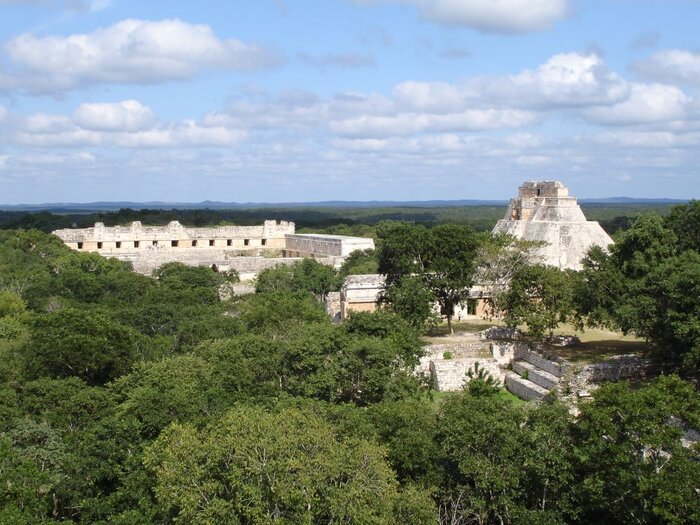 Das weitläufige Ruinengelände von Uxmal