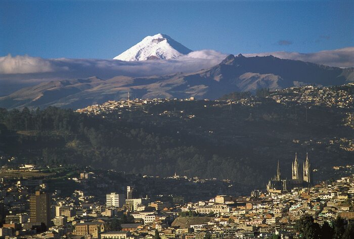 Panoramablick auf Quito (© Ministerio de Turismo del Ecuador)