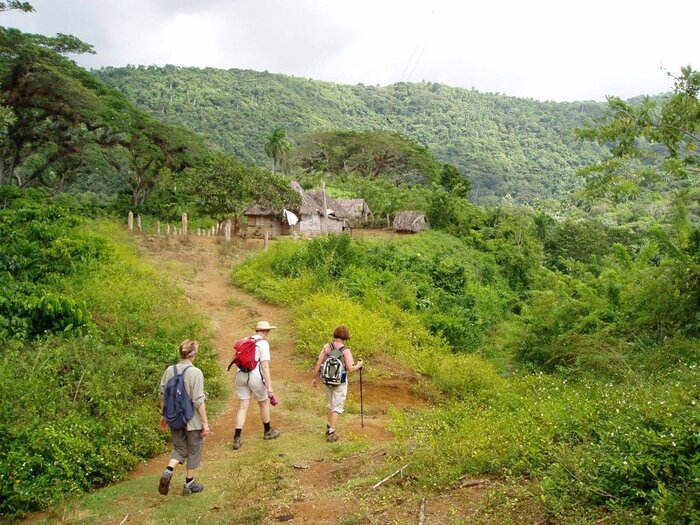 Wandergruppe in Kuba