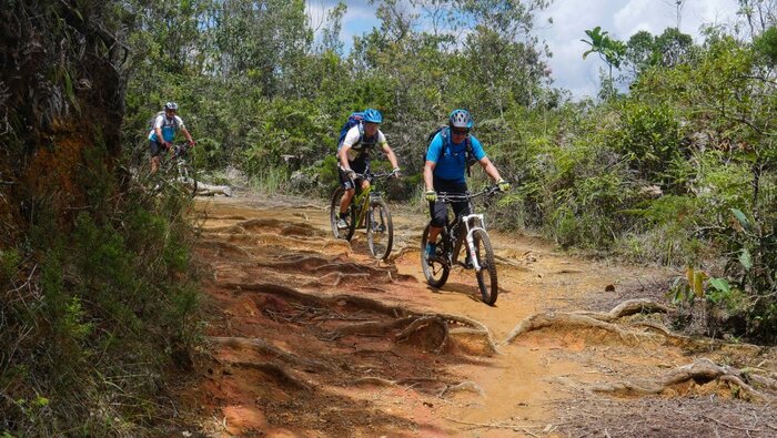 Auf den Bikes durch die Natur Kolumbiens (Wolfgang Neumüller)