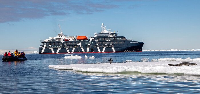 MS Magellan Explorer mit Zodiac