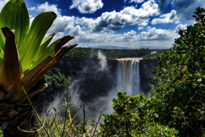 Naturspektakel Kaiateur-Wasserfälle